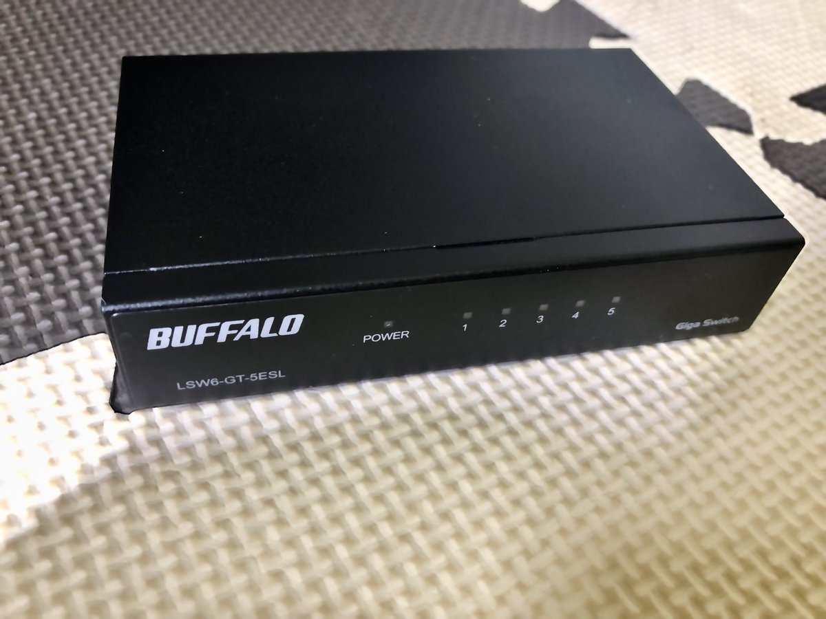 Count_Editing's tweet photo. バッファローのスイッチハブを買いました。
@BUFFALO_melco 

パソコン1台しか有線LANを使えなかったのが、複数台使えるようになった。

これで、LANケーブルの抜き差しが無くなるのは幸せすぎる！！

#バッファロー
#エンジニアと繋がりたい 
#駆け出しエンジニアとつながりたい https://t.co/FZL9B0AM7V