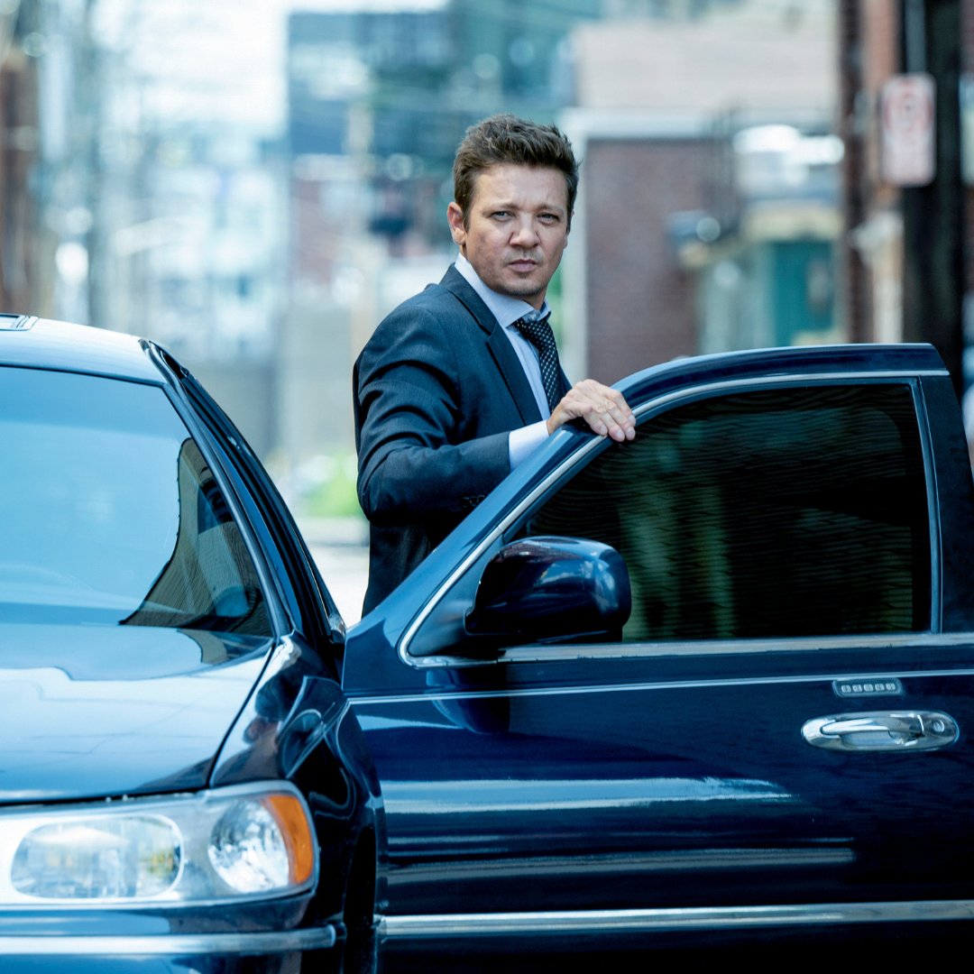 paramountplus's tweet photo. Nothing keeps @JeremyRenner down. 💪 The unstoppable actor brings his A-game to every episode of #MayorOfKingstown. #FYC https://t.co/Cr9DklzUKz