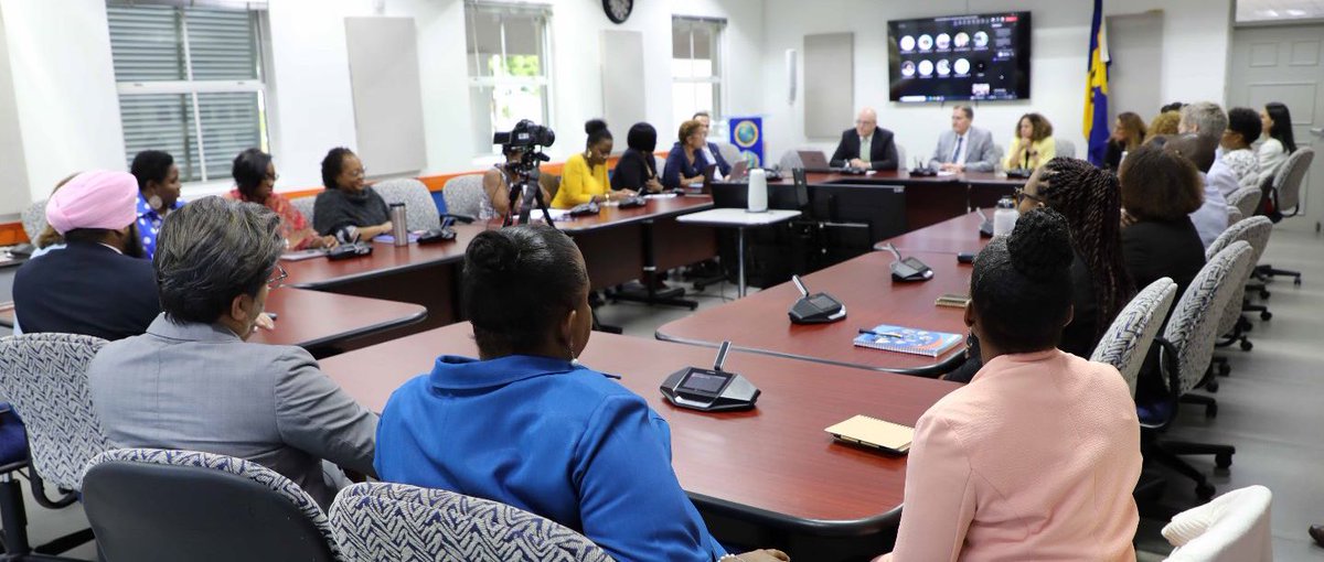DirOPSPAHO's tweet photo. The strength of PAHO lies in its personnel, who is present around countries and territories of the Americas.
Today, in Bridgetown, I applaud the efforts of the team advancing PAHO’s agenda in Barbados and the Caribbean countries to achieve #HealthForAll. https://t.co/jx6ppElz8t