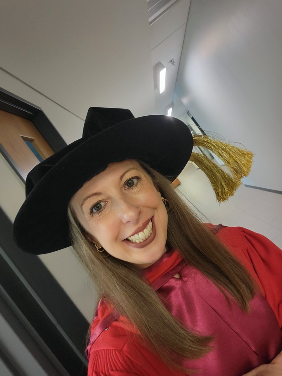 LouiseDawe's tweet image. Lots to sing about today, as we celebrated @Laurier's Faculty of Science (@LaurierSci)  graduates for Spring 2023! Congratulations and I hope that you stay in touch and #ForeverGolden!