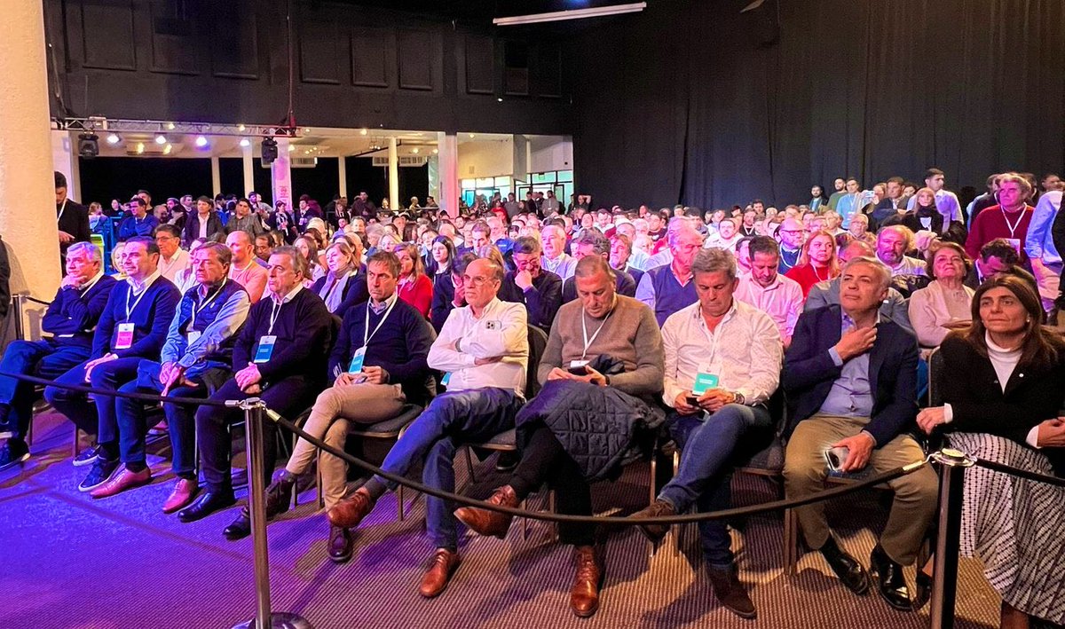 El radicalismo presentó un programa de gobierno para sacar a la Argentina adelante, en la <a href="/ConvencionUCR/">Convención Nacional UCR</a>. En calidad de convencionales, radicales de todo el país nos encontramos, debatimos y acordamos estrategias. También, reafirmamos que la herramienta es <a href="/juntoscambioar/">JxC Juntos por el Cambio</a>.