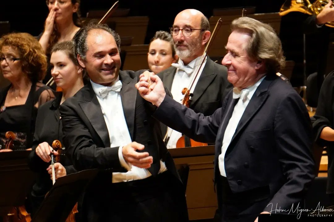 helene_mahln's tweet photo. 🎶 Bravo @ONCT_Toulouse conducted by @tsokhiev with #pianist #RudolfBuchbinder for this wonderful concert at the @philharmonie de #Paris !
◇ #Beethoven #PianoConcerto5
◇ #Mahler #Symphony5 #Mahler5
📷 @helene_mahln - 2023 june.12
#ClassicalMusic https://t.co/CtdS5lZ6Kc