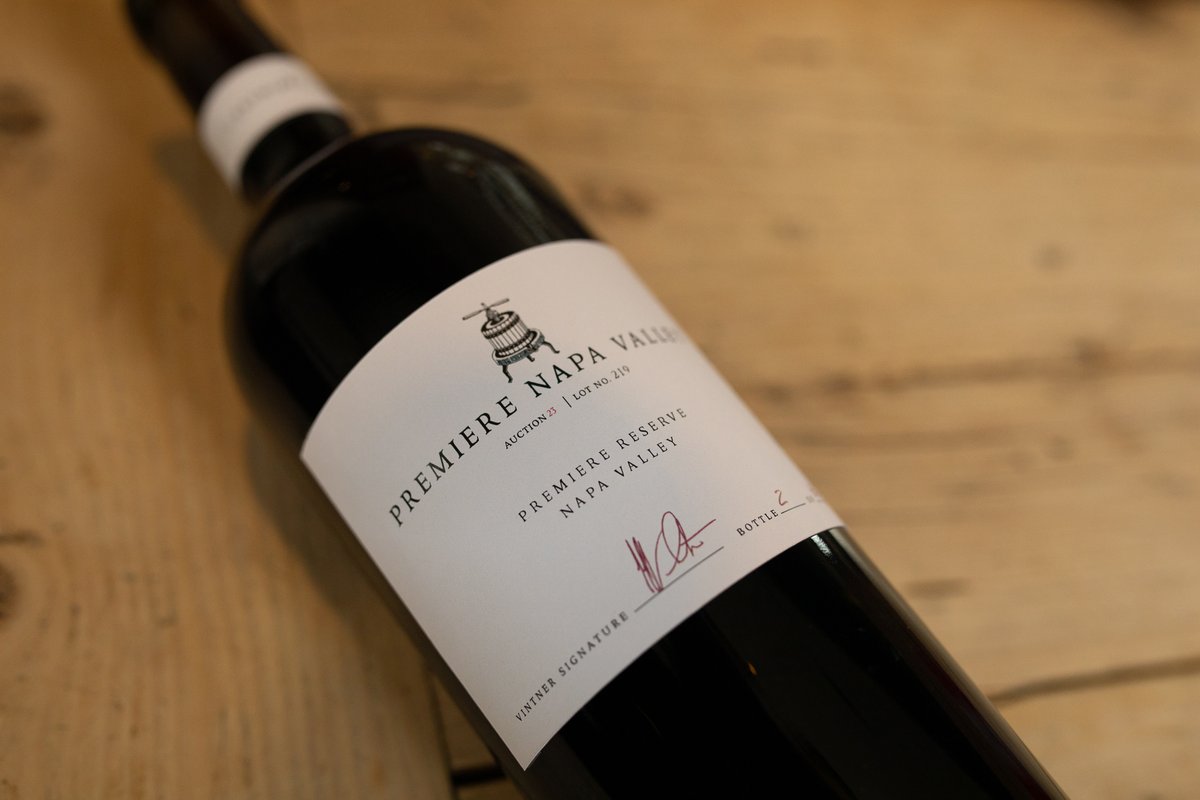 Looking for the ultimate #FathersDay gift the wine-loving dad in your life? We recommend adding a bottle of #PremiereNapaValley wine to his cellar. Find a retailer near you at bit.ly/43ADK4s.

#NapaValley #NapaWine #NapaCab