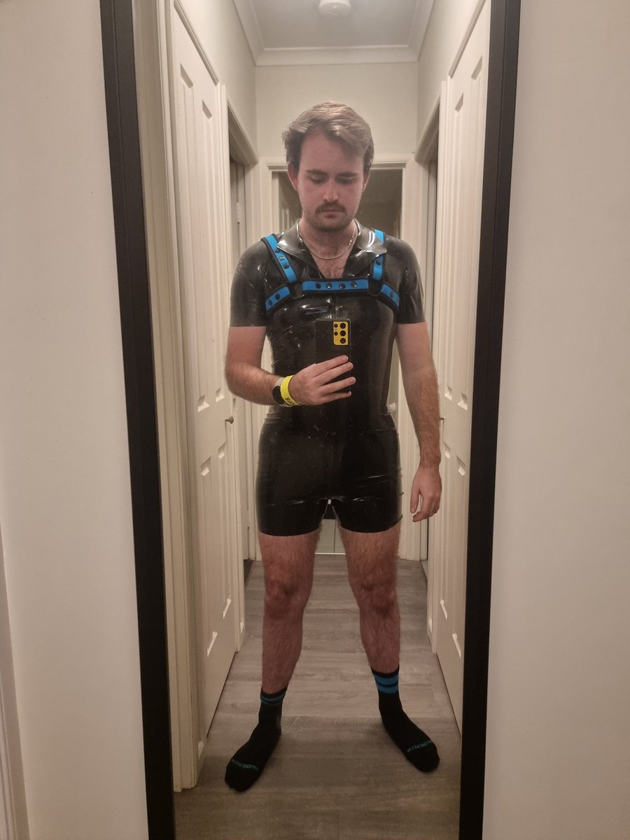 Lochlin99's tweet photo. come touch my rubber butt https://t.co/wovPivJRJB