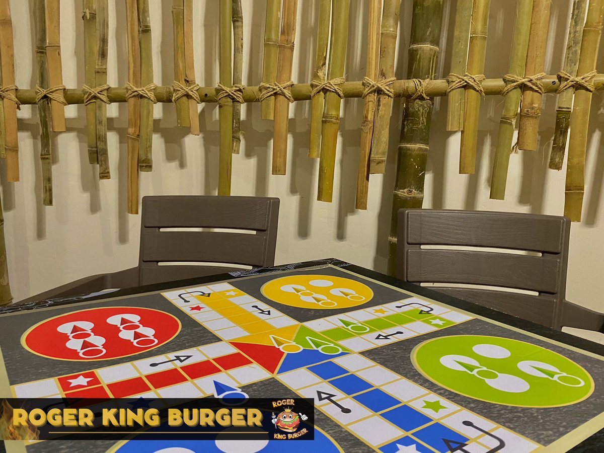 ROGERKINGBURGE1's tweet photo. En Roger King Burger encuentras diferentes juegos de mesa para que te entretengas con tus familiares, amigos o pareja mientras esperas tu pedido.🎲💯
.
.
.
#RogerKingBurger #asadosalcarbón #comidasrapidas #hamburguesas #perroscalientes #salchipapas #mazorcadas #colombia #guaviare https://t.co/vLilFJY7jC