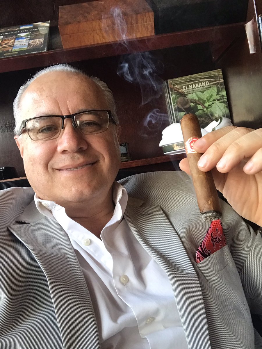 erickmichaus's tweet photo. Saludos a los amantes de los buenos momentos y los buenos humos… Greetings to all lovers of good times and good fumes https://t.co/rkrcc2nGji