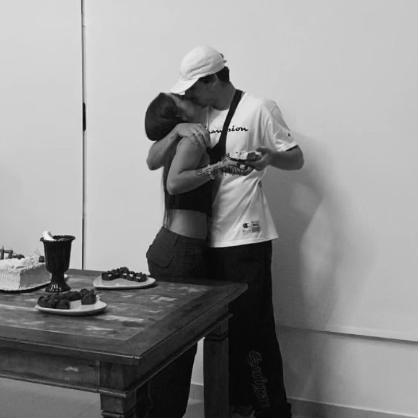 setlovn's tweet photo. O meu corpo balança querendo encontrar o seu amor… https://t.co/VmWp7QbaQW
