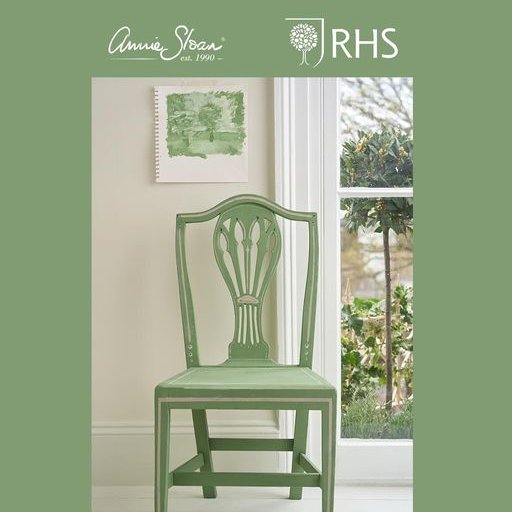 knitknotnatter's tweet photo. Coming this fall to the US @chalkpaint roster: a lush and soothing shade called Capability Green! Start planning projects for the latest @AnnieSloanHome x @The_RHS collab so you can harness the glory of the great outdoors 💚🌿 #anniesloanstockist #RHS https://t.co/JbHpDXUhmq