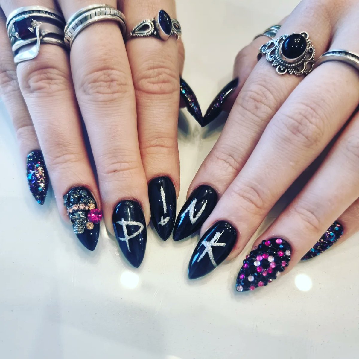 Em_2206's tweet photo. My nails ready to watch @Pink live in Birmingham tomorrow night!
I cannot wait! So bloody excited!
#pink #pinksummercarnival #pinktour2023 #pinksummercarnivaltour2023 #pinkbirmingham #nailtech #skull #skullgemstone #skullnails #pinkandblack #SummerCarnivalTour #pinksummertour https://t.co/OOGf5xmuur