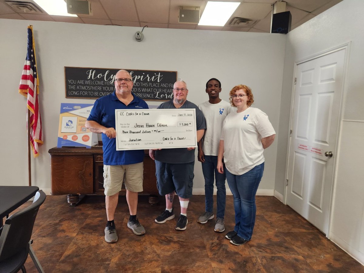 Cquinnticeygma1's tweet photo. I don't always share all the stuff I do at school, but this from this morning. Cooks for a Cause presented Jesus House with a check for $3,000. This was all the fundraising through bake sales and catering gigs for the year. #odessacollege #culinaryarts #cookforacause https://t.co/zyZ4G14GFV