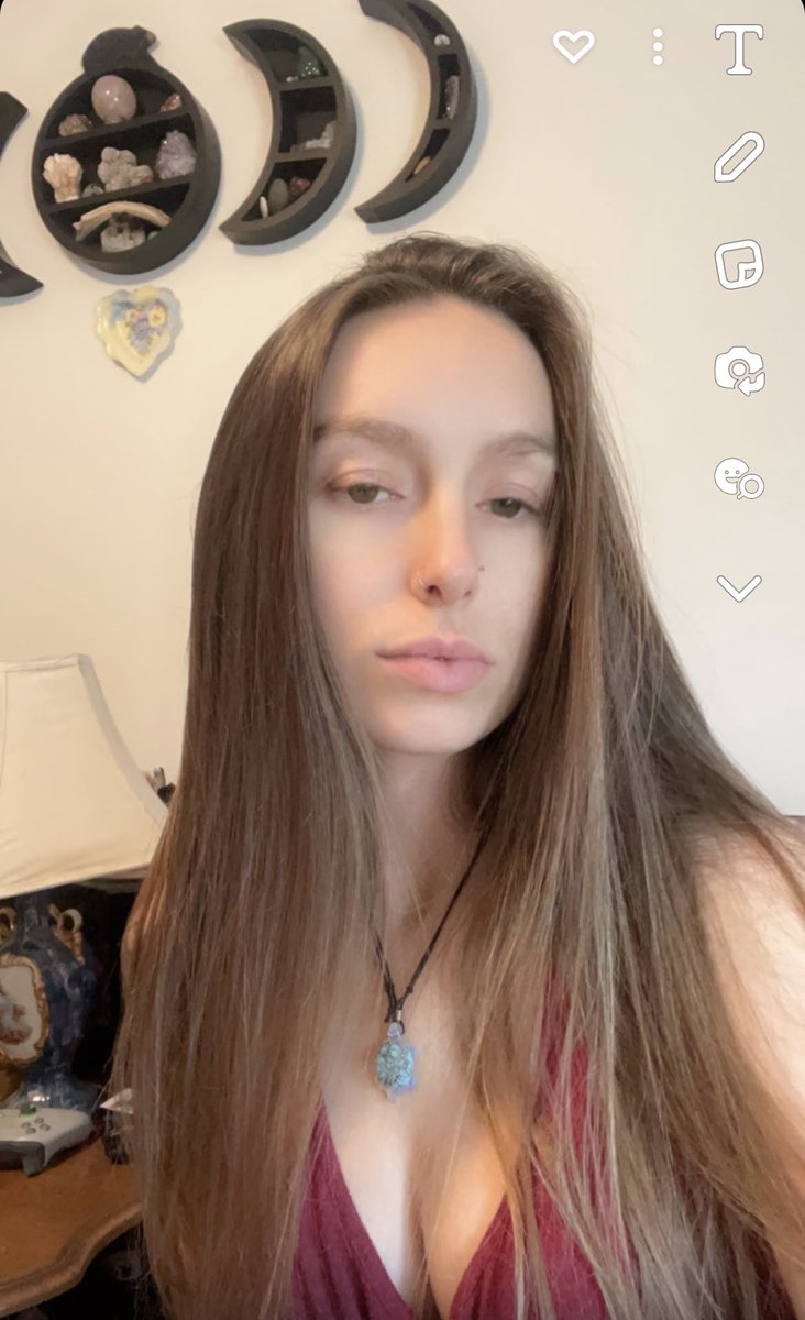 MoonBabyBitch tweet picture