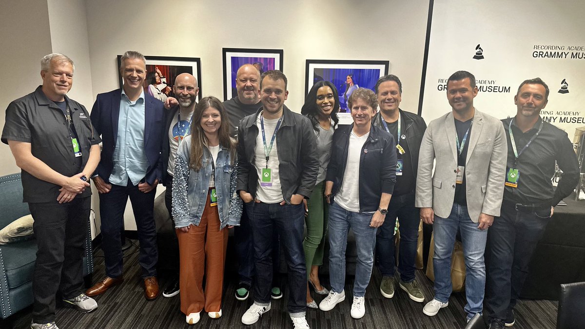 aarongreenberg's tweet image. A special week with a special team. Proud to get to work with so many talented people, who care so deeply about our games, fans, and industry. We are better together. 🙏🏻💚 #TeamXbox