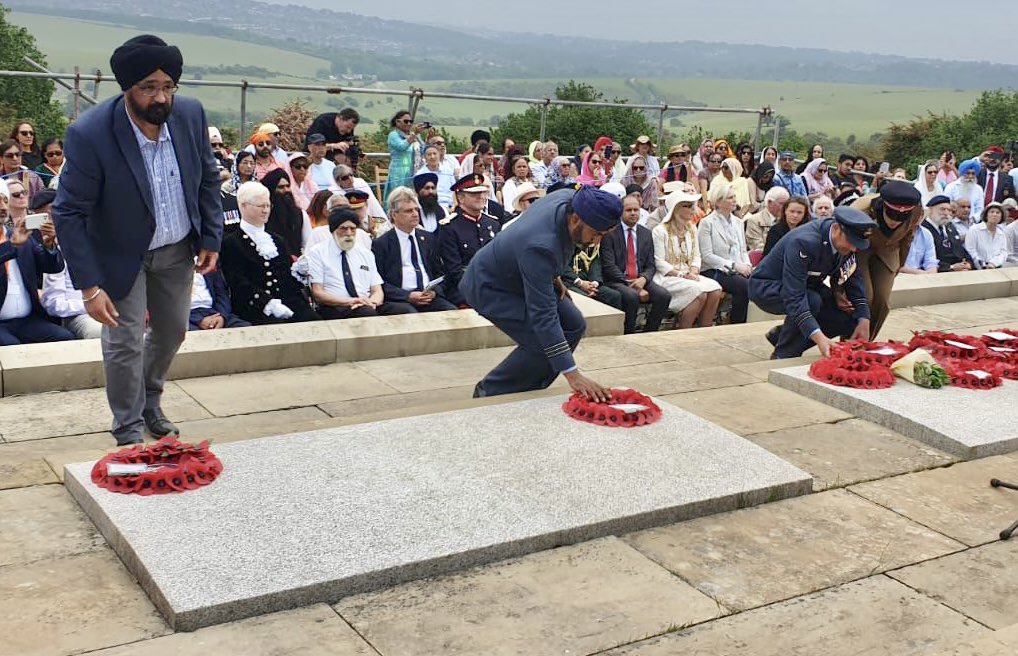 Again privileged to lay a wreath at the Chattri Memorial along with serving Hindu &amp;  Muslims from the <a href="/RoyalNavy/">Royal Navy</a>, <a href="/BritishArmy/">British Army 🇬🇧</a>, <a href="/RoyalAirForce/">Royal Air Force</a> and Civil Service. The memorial is for 53 Sikhs &amp; Hindus that were hospitalised in Brighton, but paid the ultimate price. <a href="/DefenceSikhNW/">Defence Sikh Network UK</a>