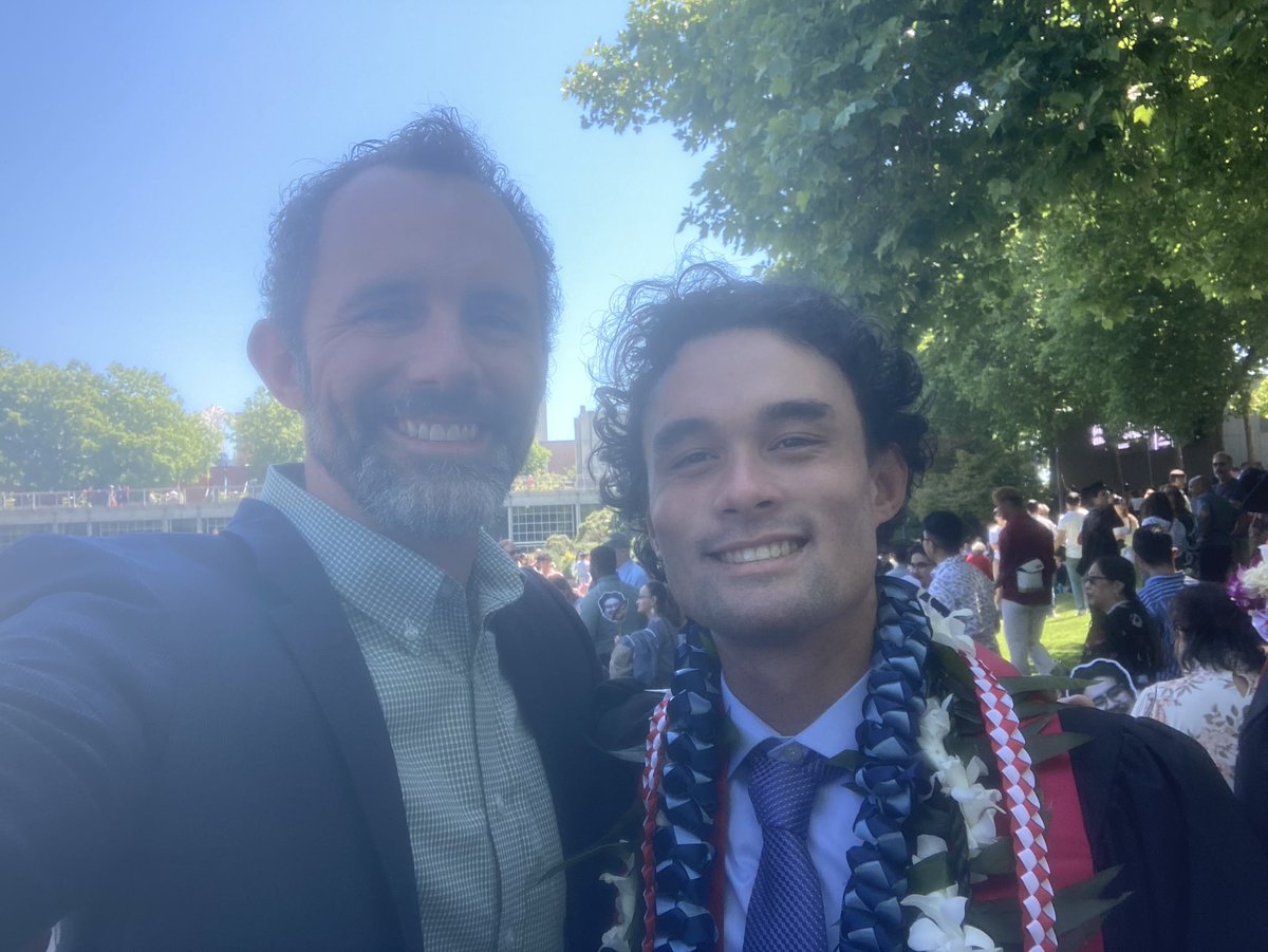 MattBSeattle's tweet photo. So proud of my son Caleb for earning his undergraduate degree from Seattle University. He studied hard through adversity, COVID, and a full-time job. Along the way he learned perseverance, critical thinking, &amp; leadership (w/ a tip of the hat to Ultimate Frisbee!).
#SeattleuGrad https://t.co/GY9M8sHa9y