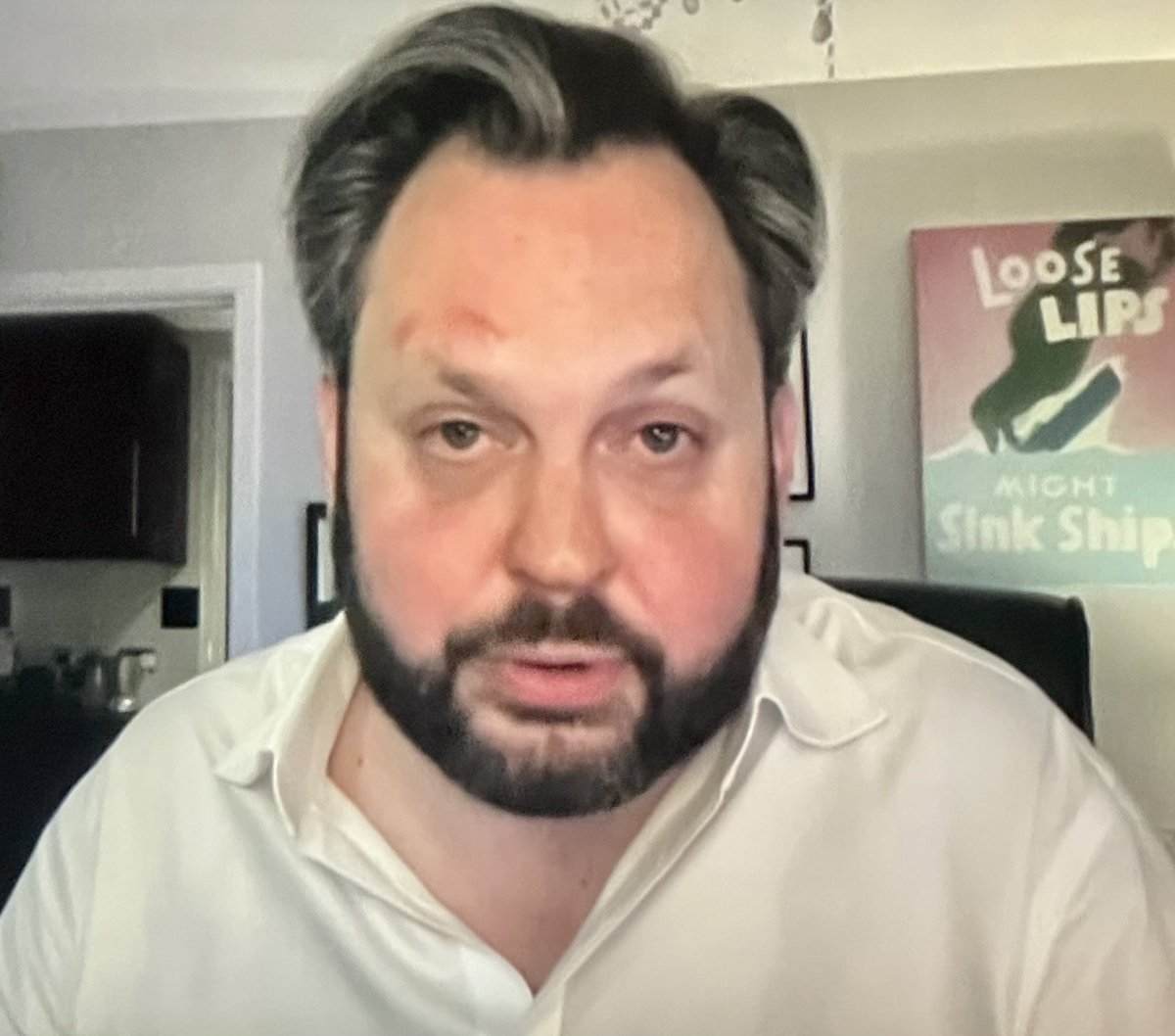 TobyWoody's tweet image. … and in the blue corner …..

@MrHarryCole @SkyNews #PressPreview