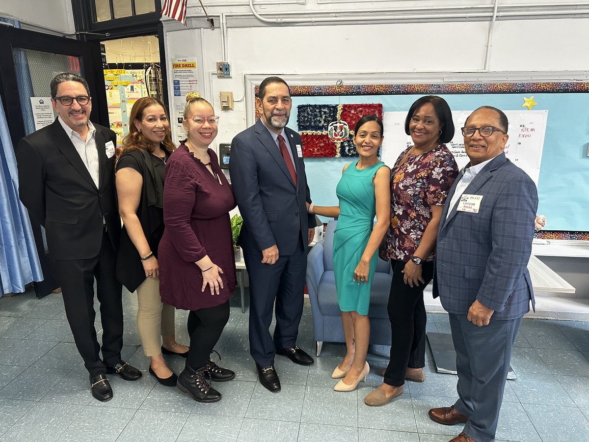 P.S.132 M (@ps132jpd) on Twitter photo Thank you to El Consul General de la Republica Dominicana Honorable Eligio Jacquez for visting us at P.S. 132! We were able to share how our students have been preparing for the grand opening of our hydroponics lab. What a great visit! #STEM #hydroponics #reimaginingschools #csd6 Thank you to El Consul General de la Republica Dominicana Honorable Eligio Jacquez for visting us at P.S. 132! We were able to share how our students have been preparing for the grand opening of our hydroponics lab. What a great visit! #STEM #hydroponics #reimaginingschools #csd6