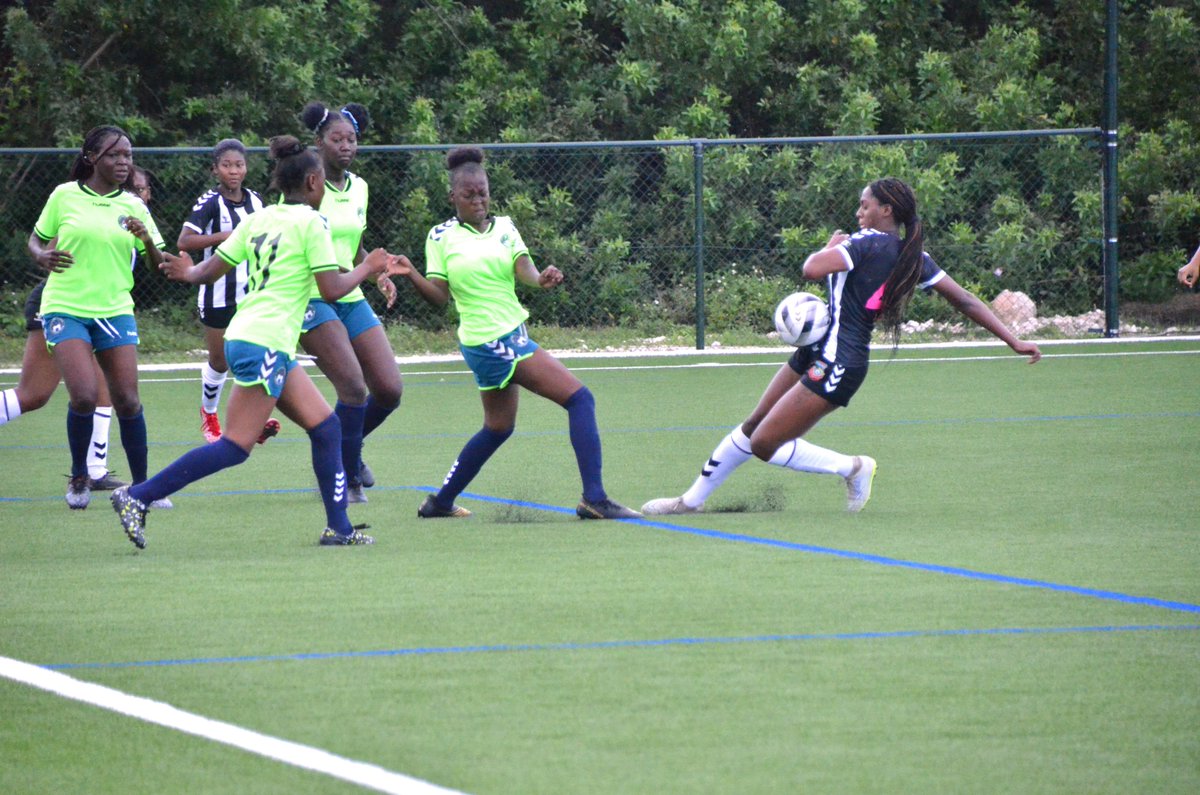 BahamasFootbal1's tweet image. Check out our captivating photo collection capturing the excitement, skill, and determination displayed on the field. Future Stars vs Dynamos FC Don&apos;t miss a moment! ⚽📷

#FutureStars #DynamosFC #MatchMoments
