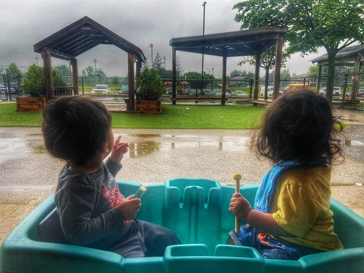 MsJiJionline's tweet photo. #Infants experiencing raindrops and learning through their senses
#EarlyLearning at #PLASP @PLASP_CCS
#HighScope #keydevelopmentalindicators #KDI E22 https://t.co/uJWLWJoe4a