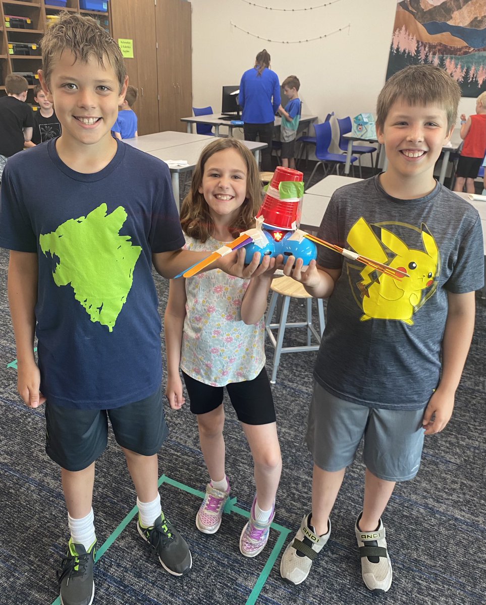 sciowapintsize's tweet photo. Students from Bondurant turned the Dash robot into a Junkbot that cleans up junk. The extensions were specially designed to reach into corners. ⁦@SCIOWA⁩ ⁦@BF_District⁩ ⁦@WonderWorkshop⁩ https://t.co/wZXLriHYSW