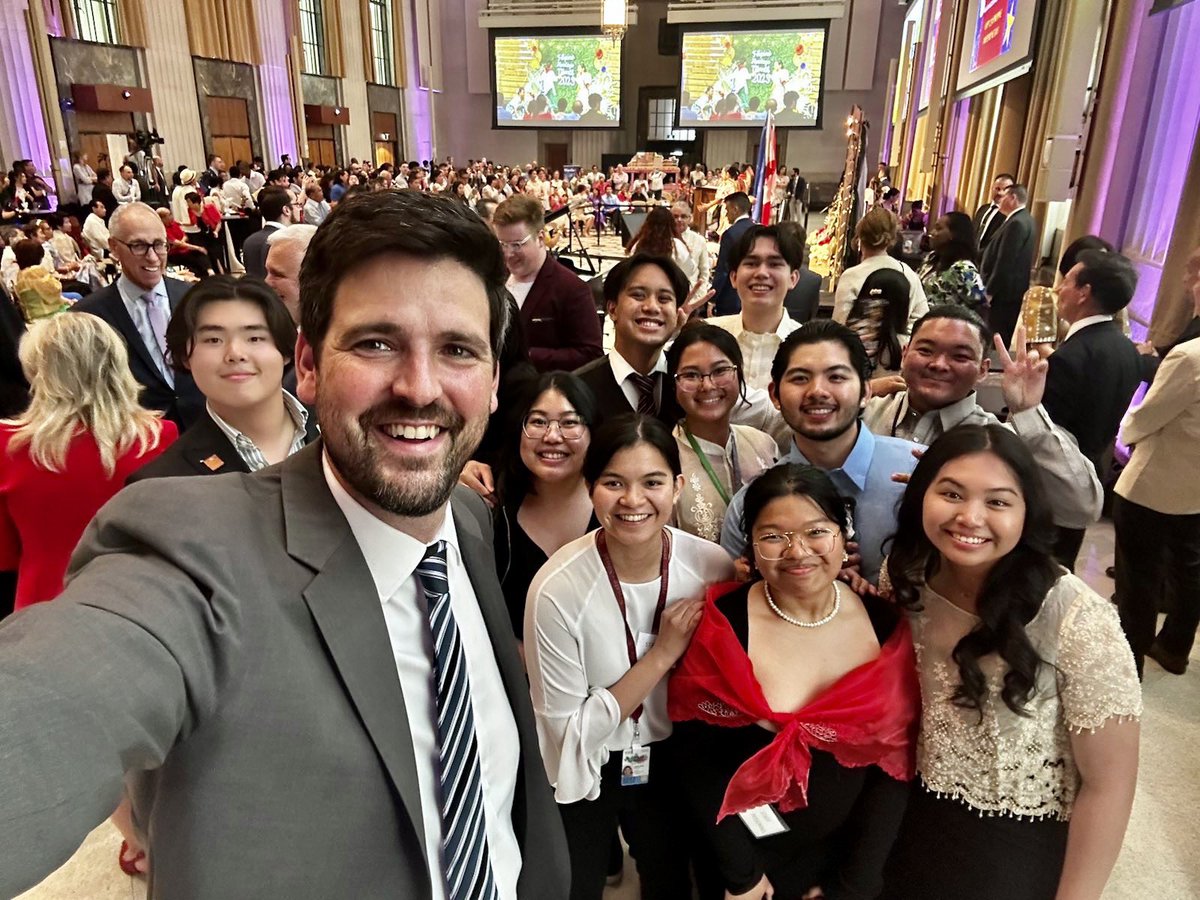 SeanFraserMP's tweet image. Today also marks the 125th anniversary of Philippine independence. Happy to join kababayans on Parliament Hill today to celebrate this occasion. Maligayang Araw ng Kalayaan!