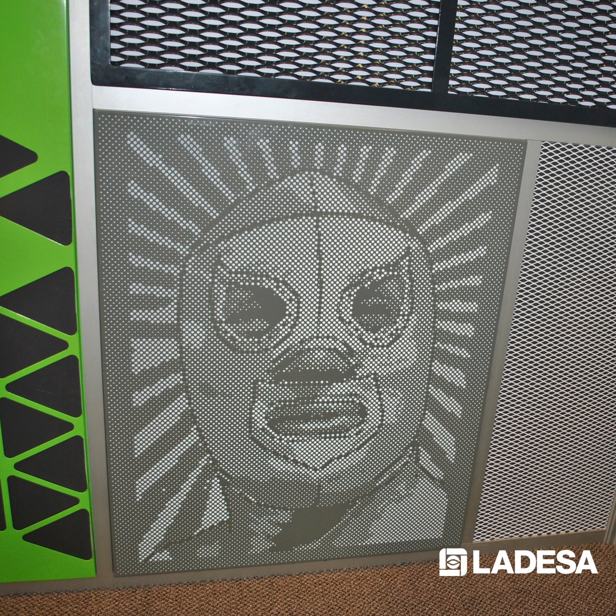 ladesamx's tweet photo. "Siempre hay que levantarse después de una caída, en la lucha libre y en la vida"
#LADESA #MetalPerforado #ElSanto #Lucha #México #AAA #CMLL #Viernes #FrasedeViernes #FindeSemana #Nosotros #MetalDesplegado #Metal #PartesMetalicas #ExpandiendoRelaciones #Arquitectura #Construcción https://t.co/Uv8ppPpPLp