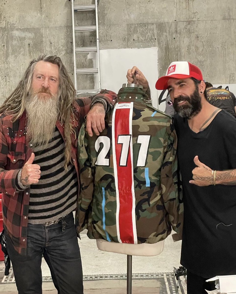 Customized 277 jacket for @magnus_walker 🔥

#magnuswalker #wearableart #artists