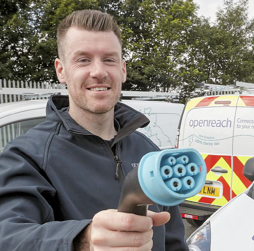 ispreview's tweet photo. Openreach Tight Lipped on Proposal for UK EV Chargers Next to FTTC Cabs - ISPreview UK @ispreview

https://t.co/LBOrjtmfGu https://t.co/1pl9ZLNWun