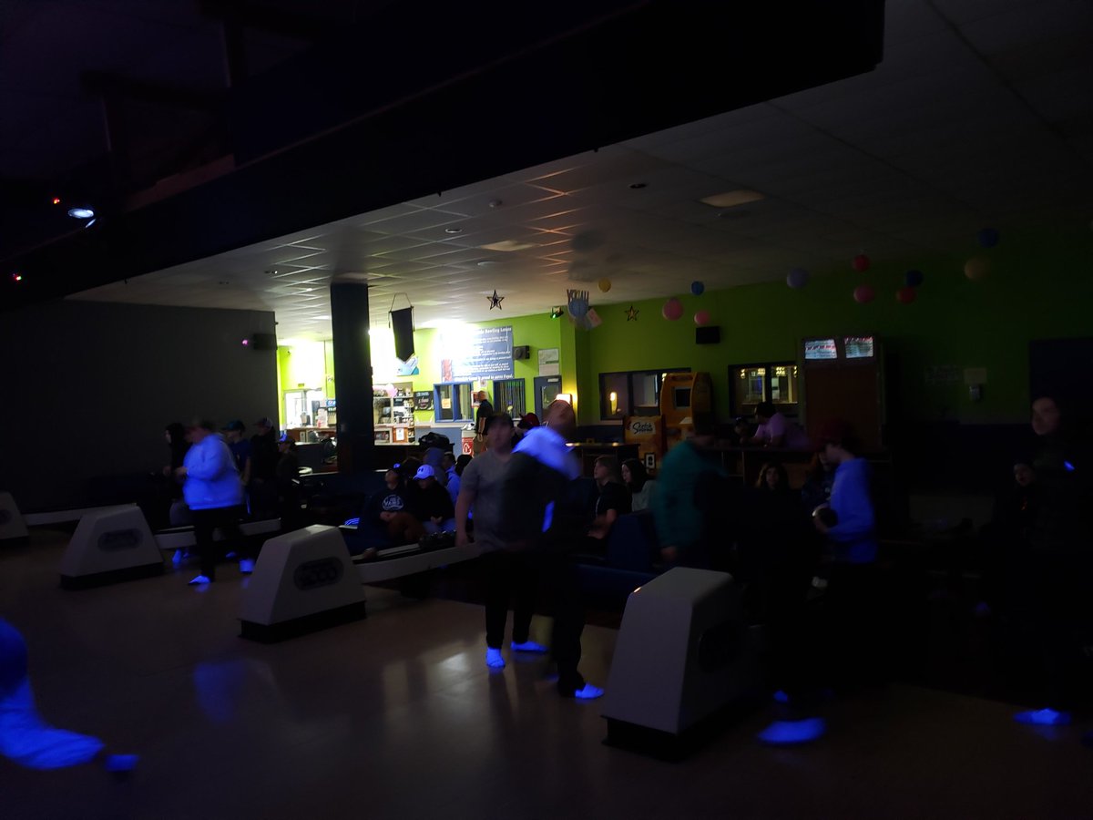 Grade7MsSmith's tweet photo. We had a ball at our Grade 7 Farewell activity today. Thank you to Riverdale Bowling Alley for having us and to @peterspizza for your support. @MrGeorgeADAC
Mr. Miller @AdmiralsAMusic @AdmiralsAcad_NL https://t.co/EXxum9NojT