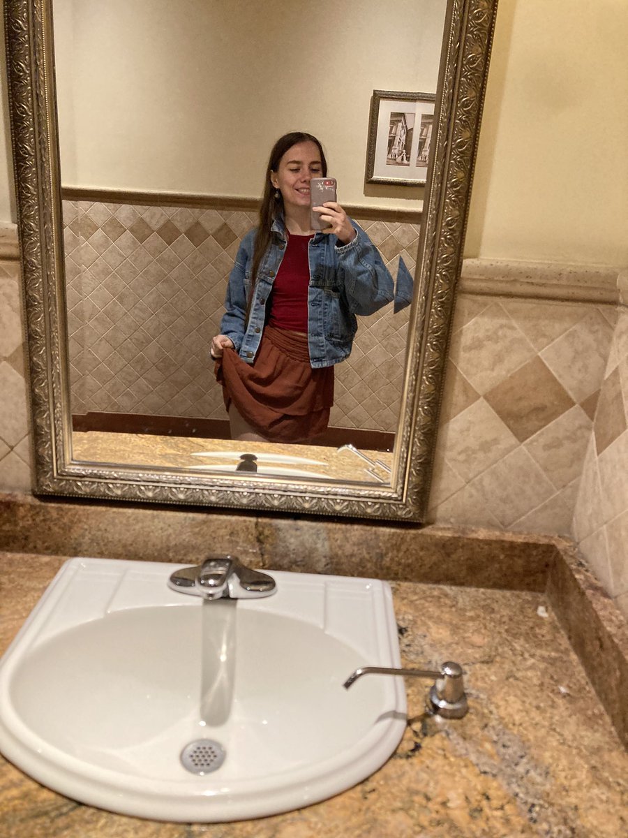 Sia Wood👀🪵 on Twitter "Deepthroating breadsticks on this fine Monday"