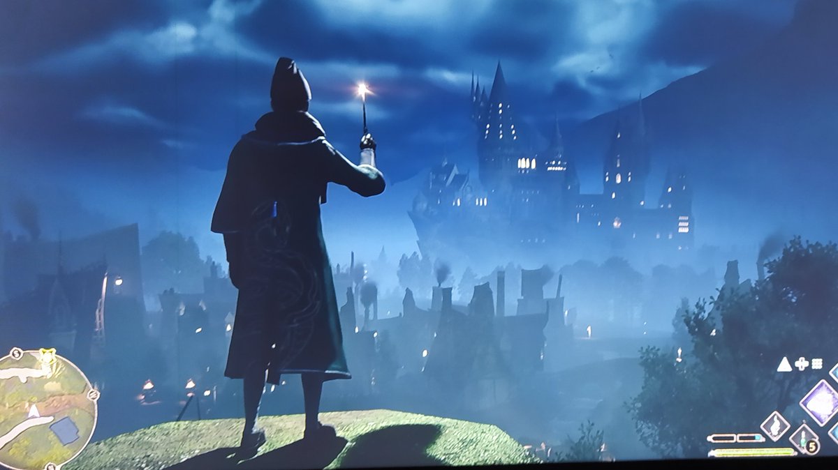 Família, esse mês finalmente consegui colocar as mãos em Hogwarts Legacy. Em breve vou tentar colocar uns gifs legais aqui pra vcs. 

Pelo que joguei até agora posso dizer que é uma experiência obrigatória pra todo fã

#HogwartsLegacy