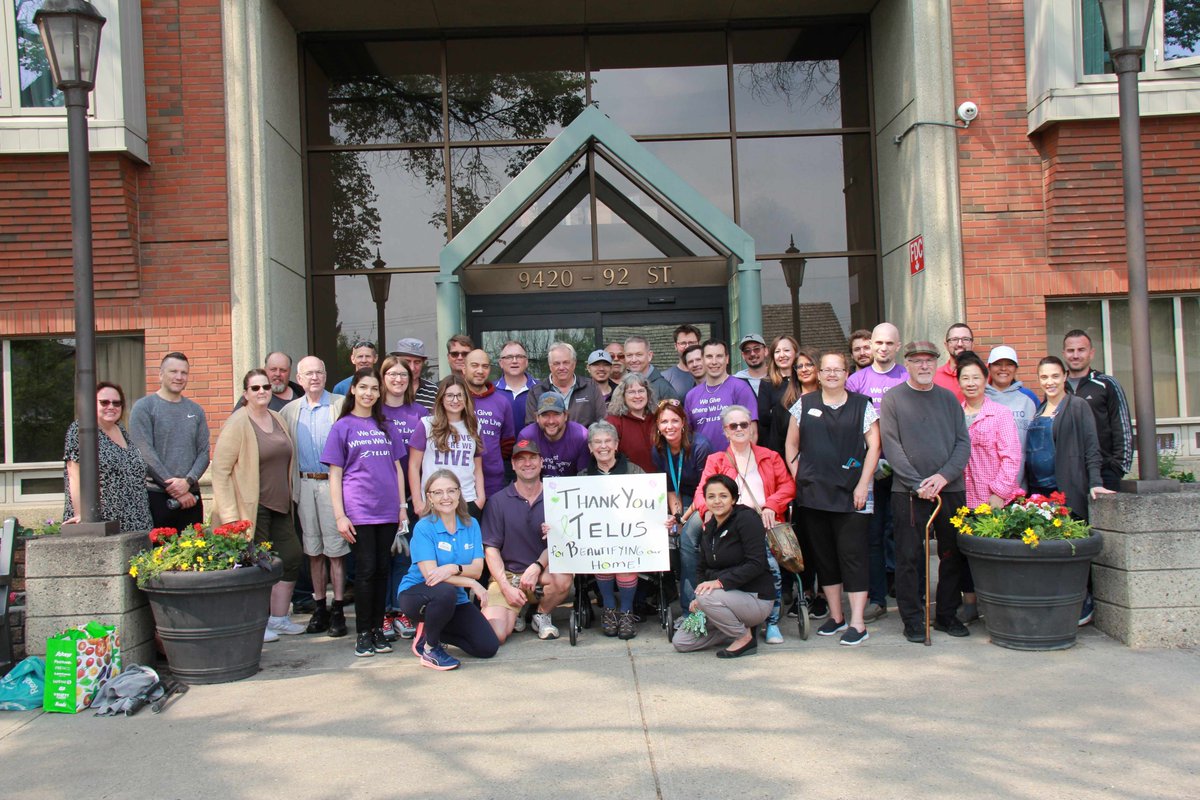 GEFSeniors's tweet photo. #Shoutout to employees of @TELUS for #volunteering for #PlantingDays at Montgomery Place. #TeamTELUS #GiveWhereWeLive
#community #teamwork #volunteers #thankyou #yeg #seniors #yegbiz #edmontonbusiness #seniorliving #seniorlivingcommunities #gardening https://t.co/2jonoBahMe