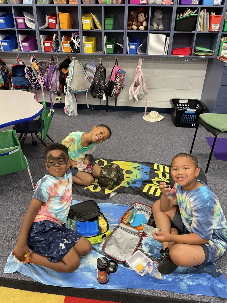 Indoor picnics still rock! 😊