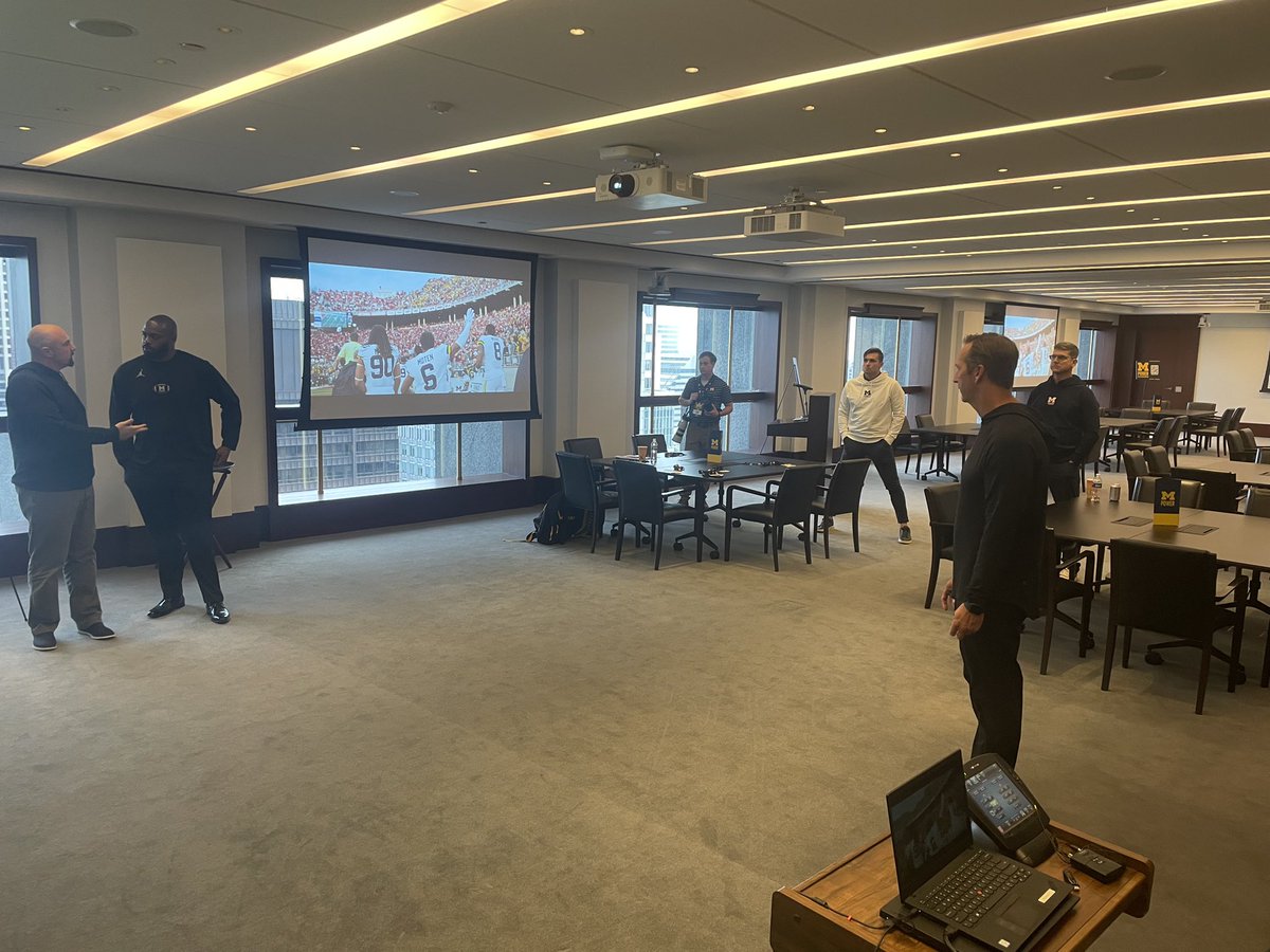 MPowerBFL's tweet image. Big evening in store for our first M Power Roadshow Event with @CoachJim4UM, @CoachCPartridge, @cbryant58 and @Jwangles2 speaking with part of the best alumni base in the world!