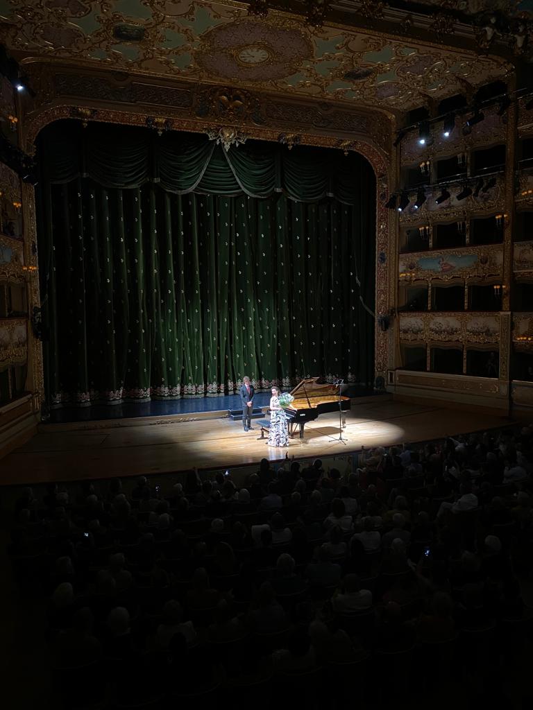 A wonderful evening @teatrolafenice Venice! Thank you to a great audience, to @Musikamera_Ve for inviting me, @Fazioli_Pianos for a beautiful piano. The young man presenting the flowers seemed unable to leave the stage--very sweet! He stayed until I was ready to walk off again.
