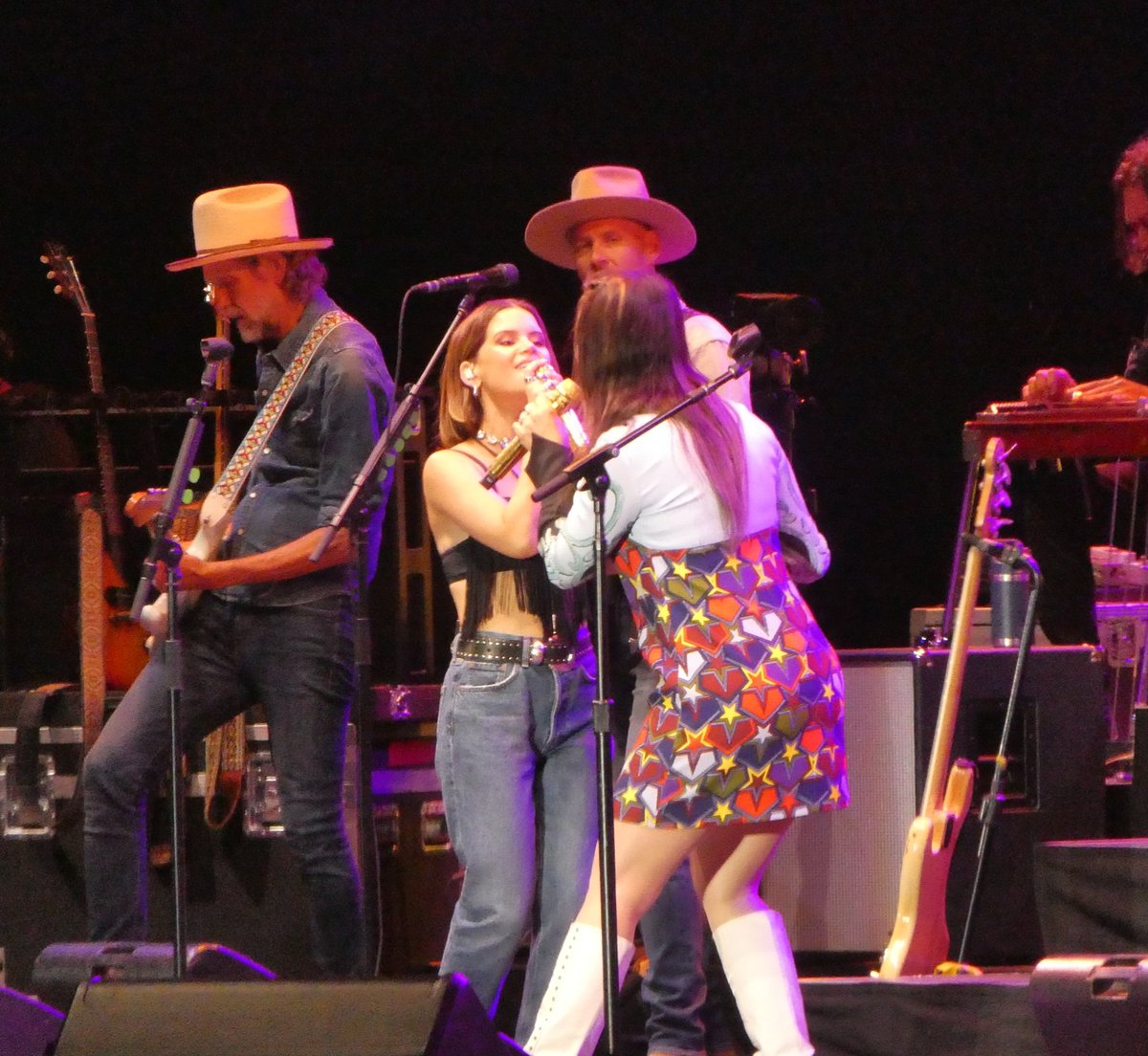JAGano's tweet photo. The Highwomen and Tanya Tucker did not disappoint at The Gorge last night
#highwomen #gorgeampitheater #amandashires #marenmorris #brandicarlile #nataliehemby https://t.co/Bt7g8SuhkB