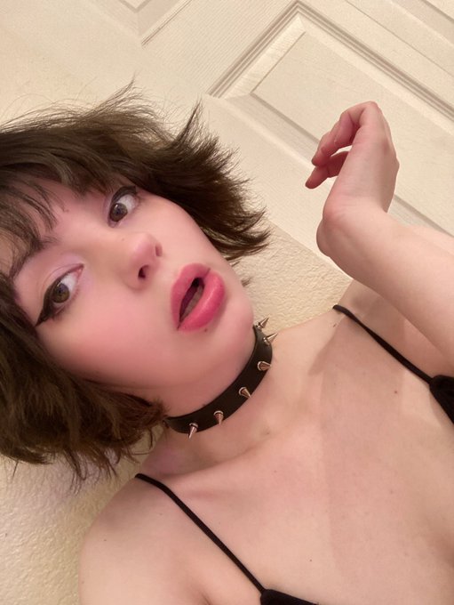 happy monday 🙄 https://t.co/aaG8aUvTxl