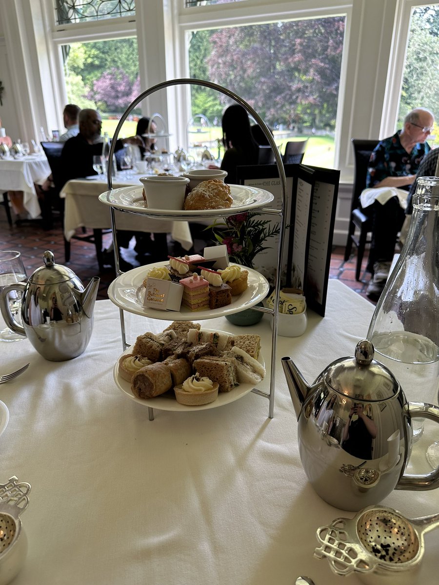 I told my <a href="/AAPhysiatrists/">Assoc. of Academic Physiatrists (AAP)</a> visiting 🇺🇸 to try the tea At Butchart Garden! <a href="/RyanHafnerMD/">Ryan Hafner, MD</a> welcome to Paradise!