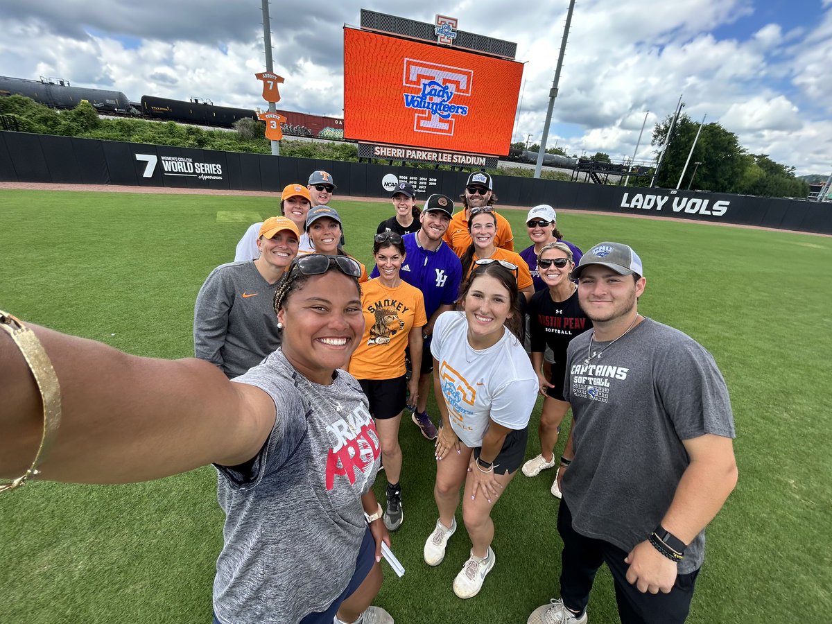 UnivCamps's tweet photo. Day 1 of Summer Camps at SPL is in the books. Thank you to our wonderful instructors for a great day of building up the next generation of Pitchers and Catchers! #GBO https://t.co/XYwaueoqhM