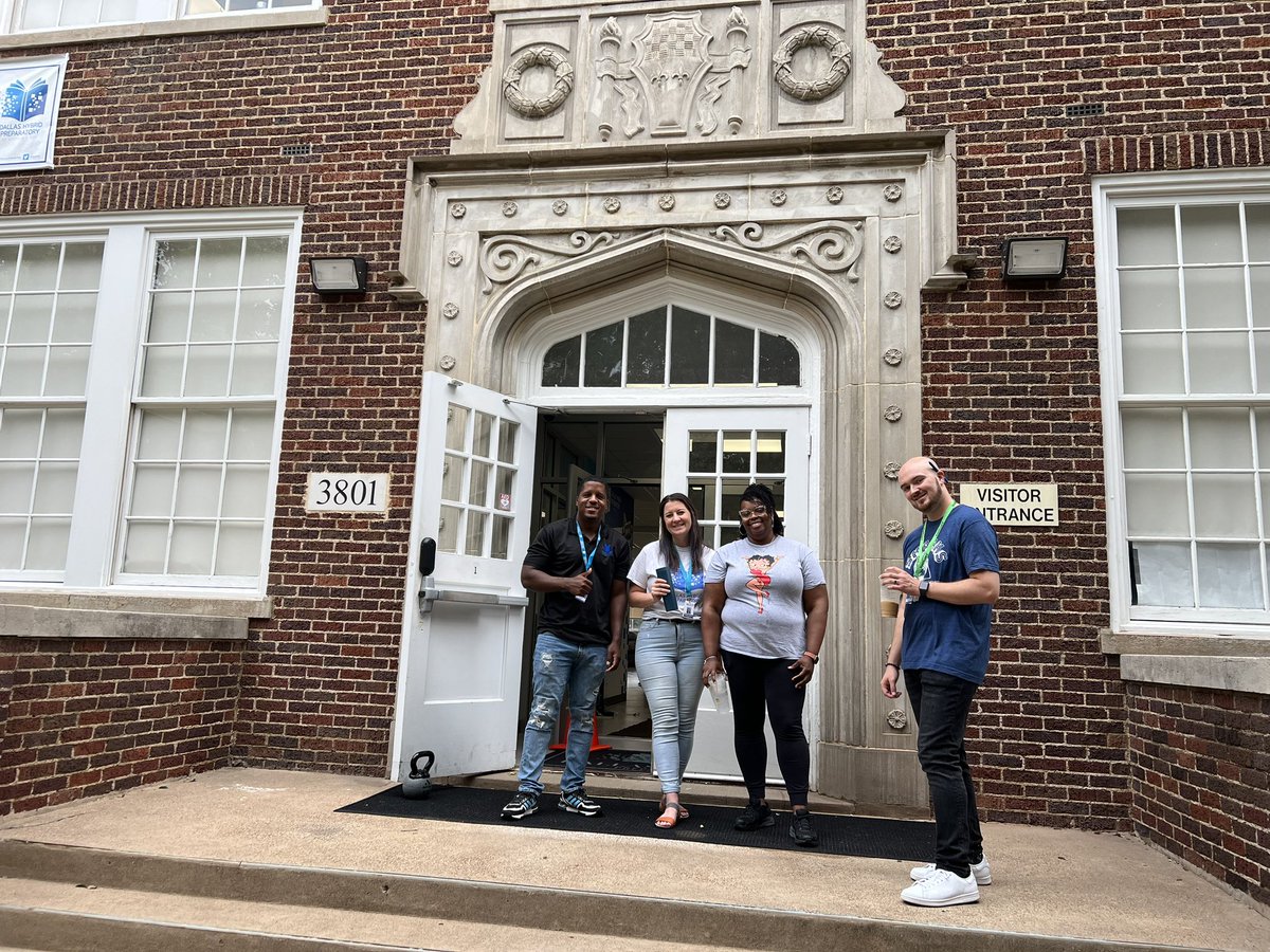 KarilyCruz's tweet photo. First Day of Hybrid Camp for our new @HybridPrep 2023-2024 incoming students 🦈 #HouseSystems #ESports #Robotics #SEL @HarrisTheTechie @PrincipalLuSal @N_Bernardino https://t.co/68r2rAEy0p