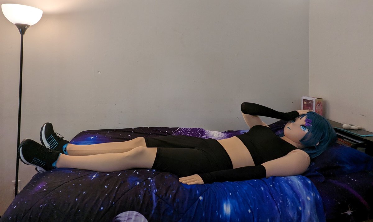 RainStarsBow's tweet image. Been through 2 different waist sizes in the past 6 months. I guess I can take the rest of the day off... 💙
#kigurumi #timeforabreak #tired #pushyourselfbutnottoohard