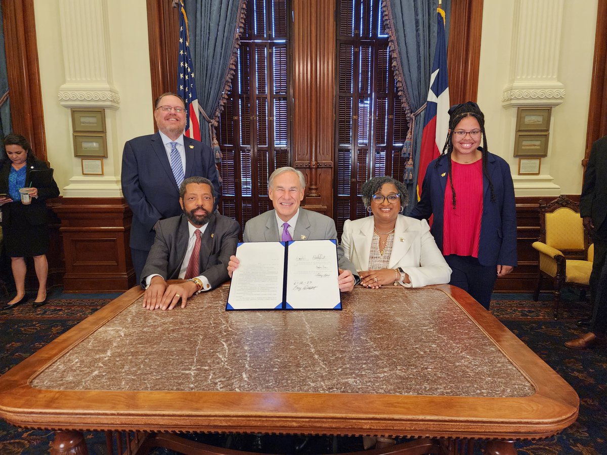 Laney Hawes on Twitter "RT HTaylorSchlitz Historic day today