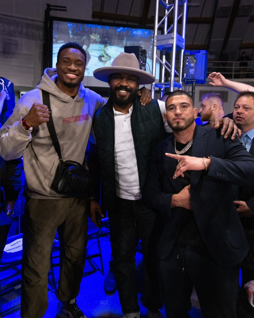 Showtimepettis's tweet photo. Having a ton of fun growing @anthonypettisfc into the #1 platform for young fighters. 

Last night I hosted our fifth event with my man @JonnyBones  and a few other special appearances 👀

@UFCFightPass https://t.co/BetFjX2QzN