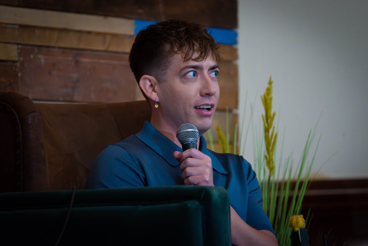 #kevinmchale @druidDUDE photographed by Chris Roth at the ATX TV Festival's TV Podcast Showcase (June 2) @ATXFestival #ATXTVs12 [1/2]

flickr.com/photos/chrisro…