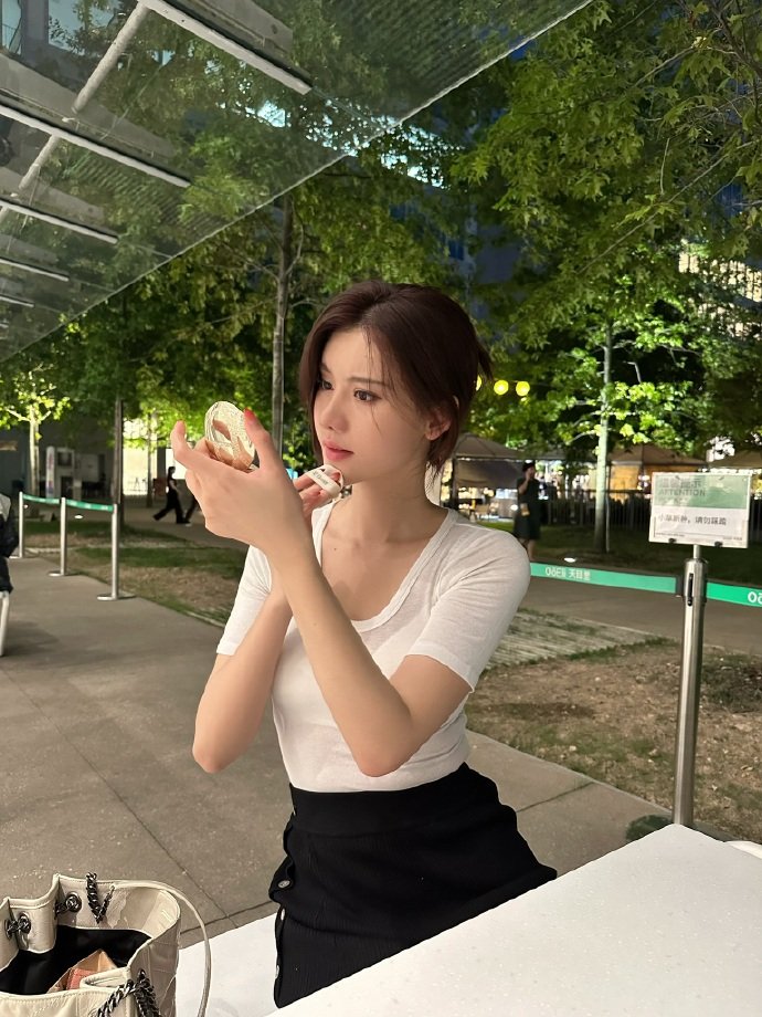 如果化野的朝露不会消失，鸟部山头的青烟一直弥漫在天空，将是何等的索然无味，因为这世上一切都是无常的，所以才格外美好。@cporgyuniverseR @CPorgyUniverse @HotMediaLuckLot https://t.co/22GMv7p7oE