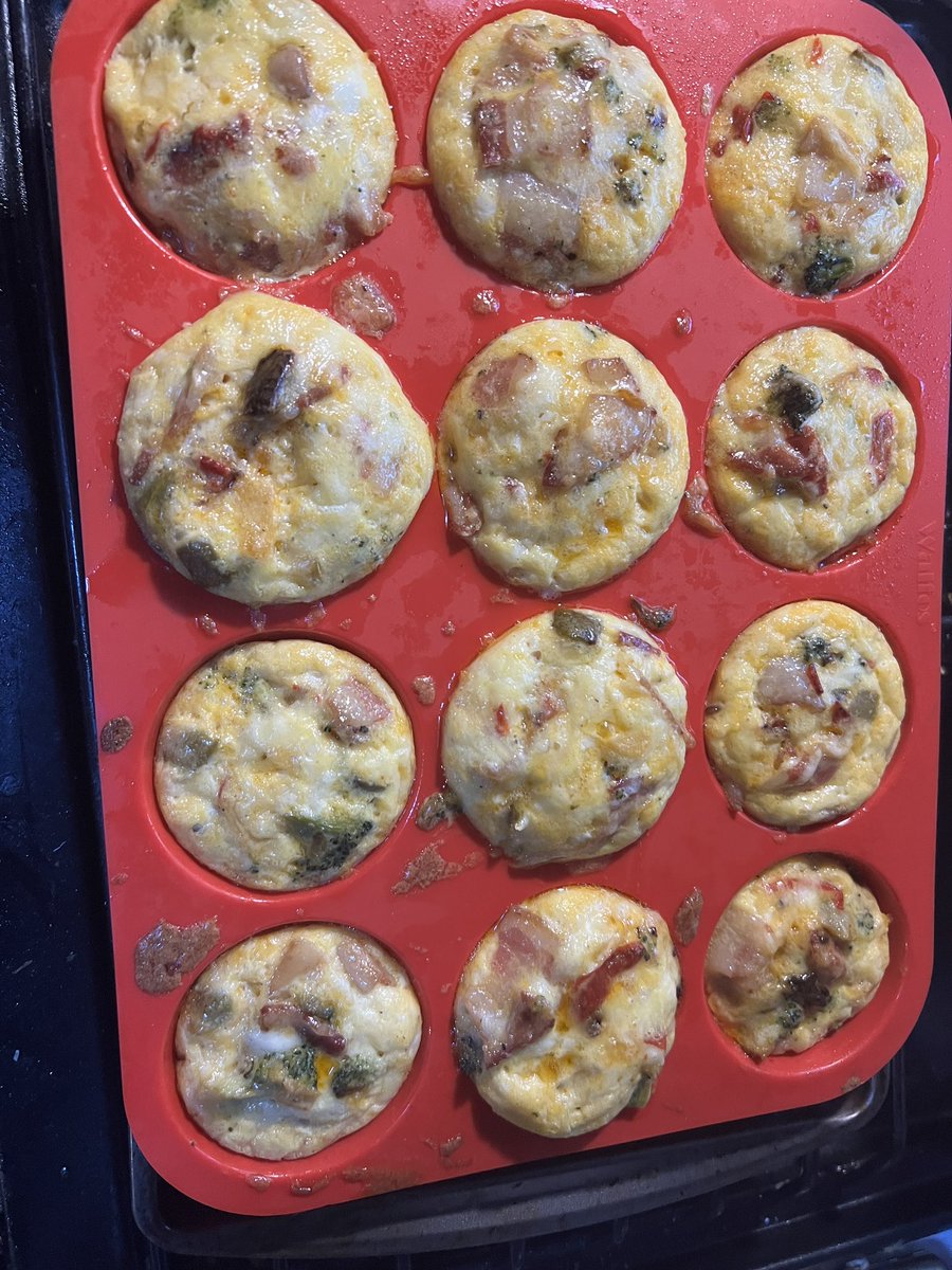 Gnomadiclife's tweet photo. Breakfast for dinner tonight. Tried some #lowcarb egg bites with veggies, bacon and cheese. #rvcooking #gnomadiclife #Foodie https://t.co/9HDGYG6p7l