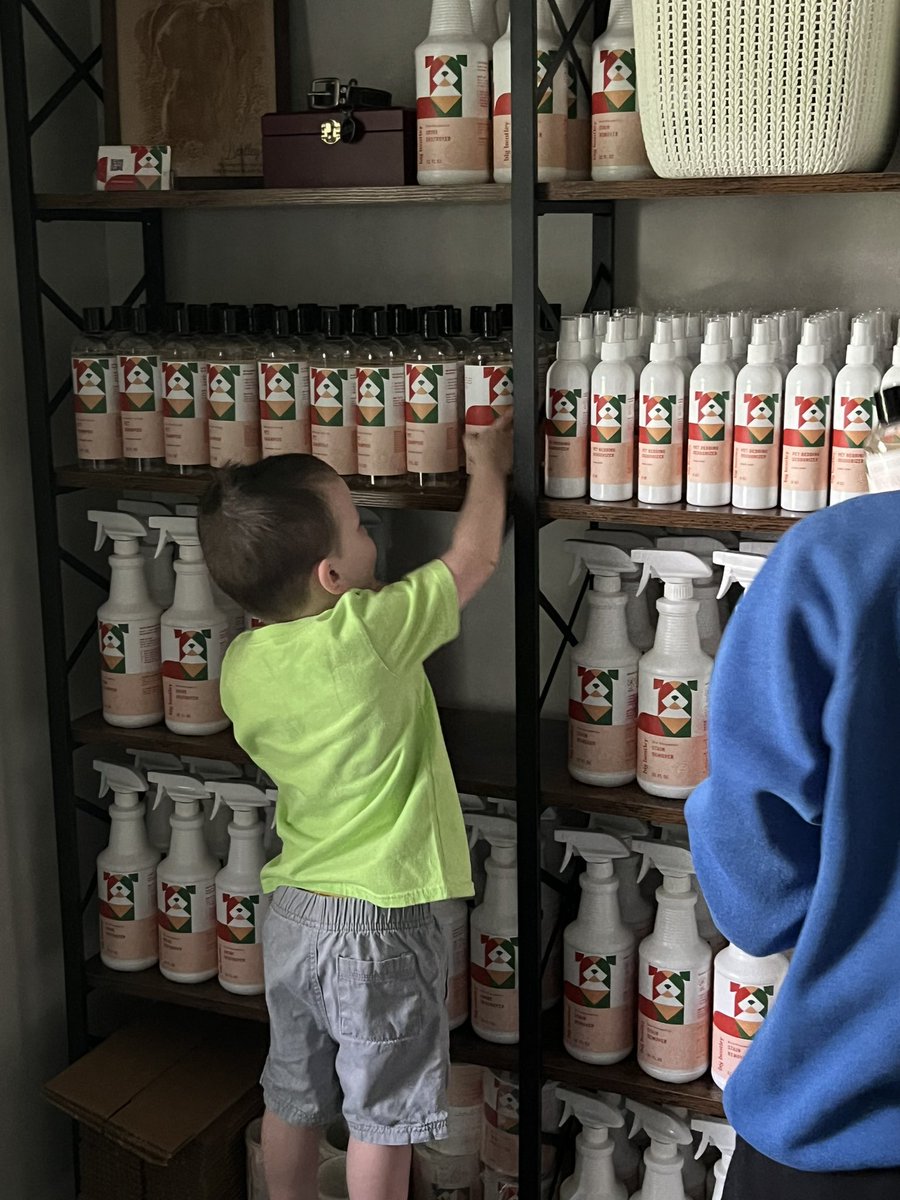 Asher is making sure our products stay in stock! 💪🙌 he’s such a great little helper! #bigbentley #petcare #petsupplies #winchesterky #supportlocal #shoplocal #shopky #dogsoftwitter #familyowned #kybusiness 

shopbigbentley.com