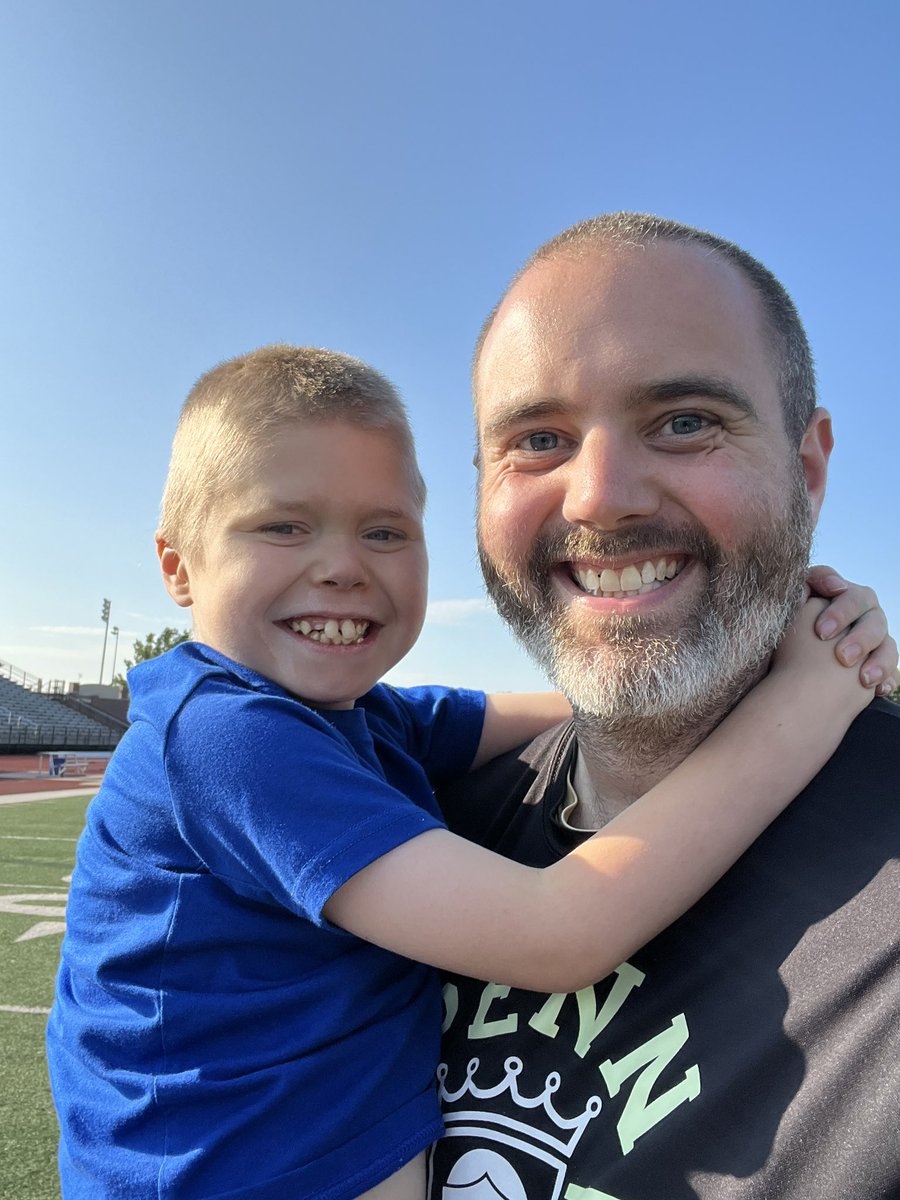 PHSUnifiedTrack's tweet photo. Amazing start to the Unified camp! We tie-dyed bandanas, made team cheers, played kickball, and had a blast together! 🌈⚽️🎉 #UnifiedCamp #TeamSpirit #PHMExcellence https://t.co/wea7q09AUs