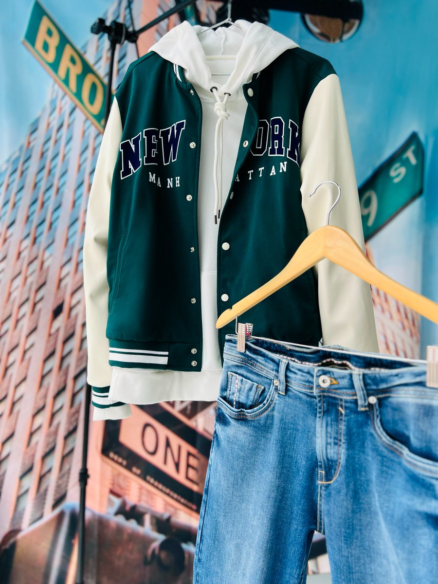 Este frío es perfecto para usar nuestra chaqueta College ❄️😉

Cómprala en tienda o aquí 👉 KOAJ.CO