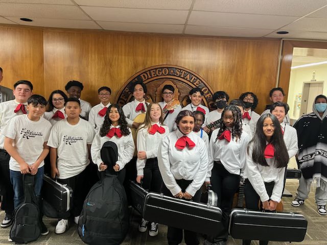 <a href="/sdbellmiddle/">BellMiddleSchoolSD</a> Mariachi students impressed #sandiego City Council members today and we thanked them for their support of the <a href="/VAPAFoundSD/">VAPA Foundation San Diego</a>! #artseducation #mariachi