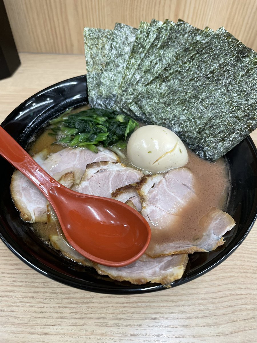 kinsirou1's tweet photo. 御茶ノ水
武蔵家

極みラーメン1100円
かため、濃い目、多め https://t.co/r7UYV9p4Me